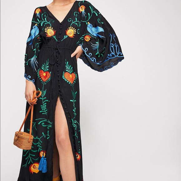 STUNNING cotton embroidered dress - Picture 4 of 11